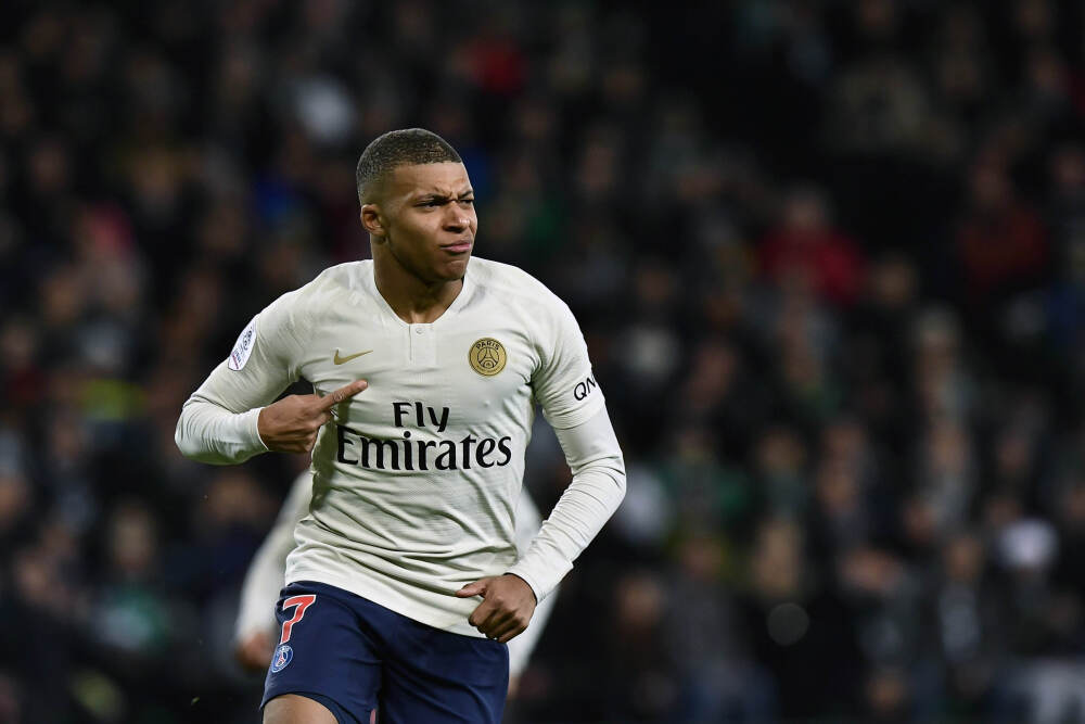 为什么北半球的夏天, 反而离太阳更远?